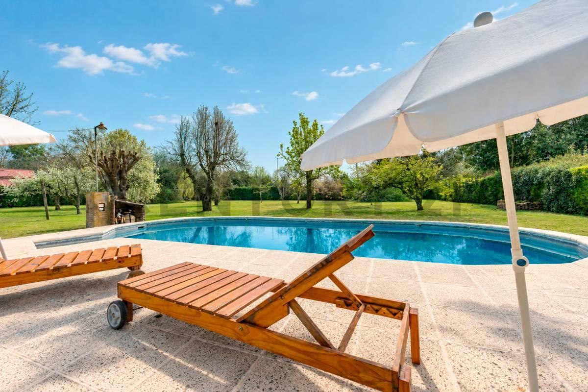 Foto de Casa Quinta VENTA en Carlos Keen sobre Lote 4.800 m2, imagen 3