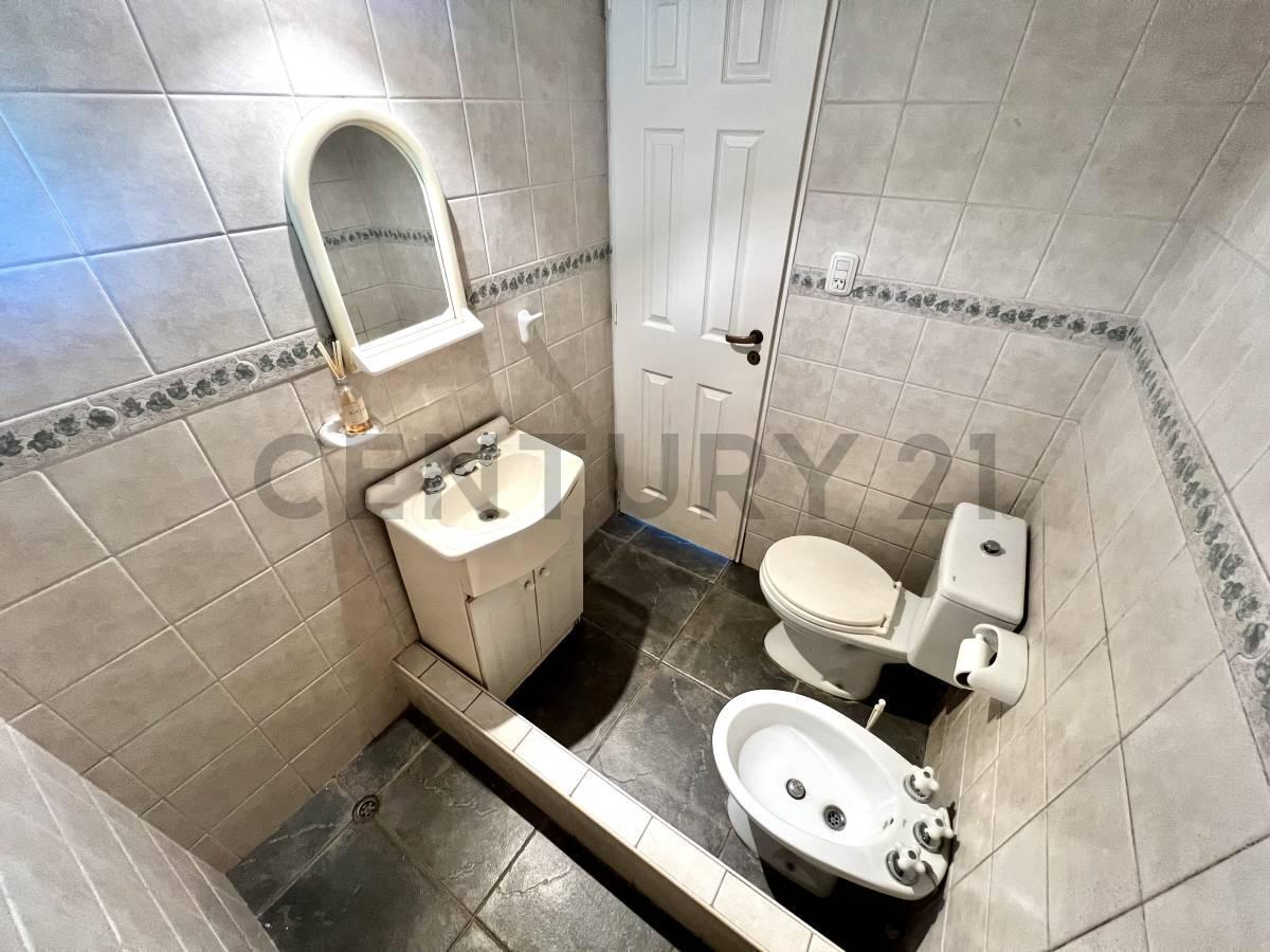 Foto de VENTA OFICINA LOCAL PARQUE LELOIR AMPLIO LOTE, imagen 4