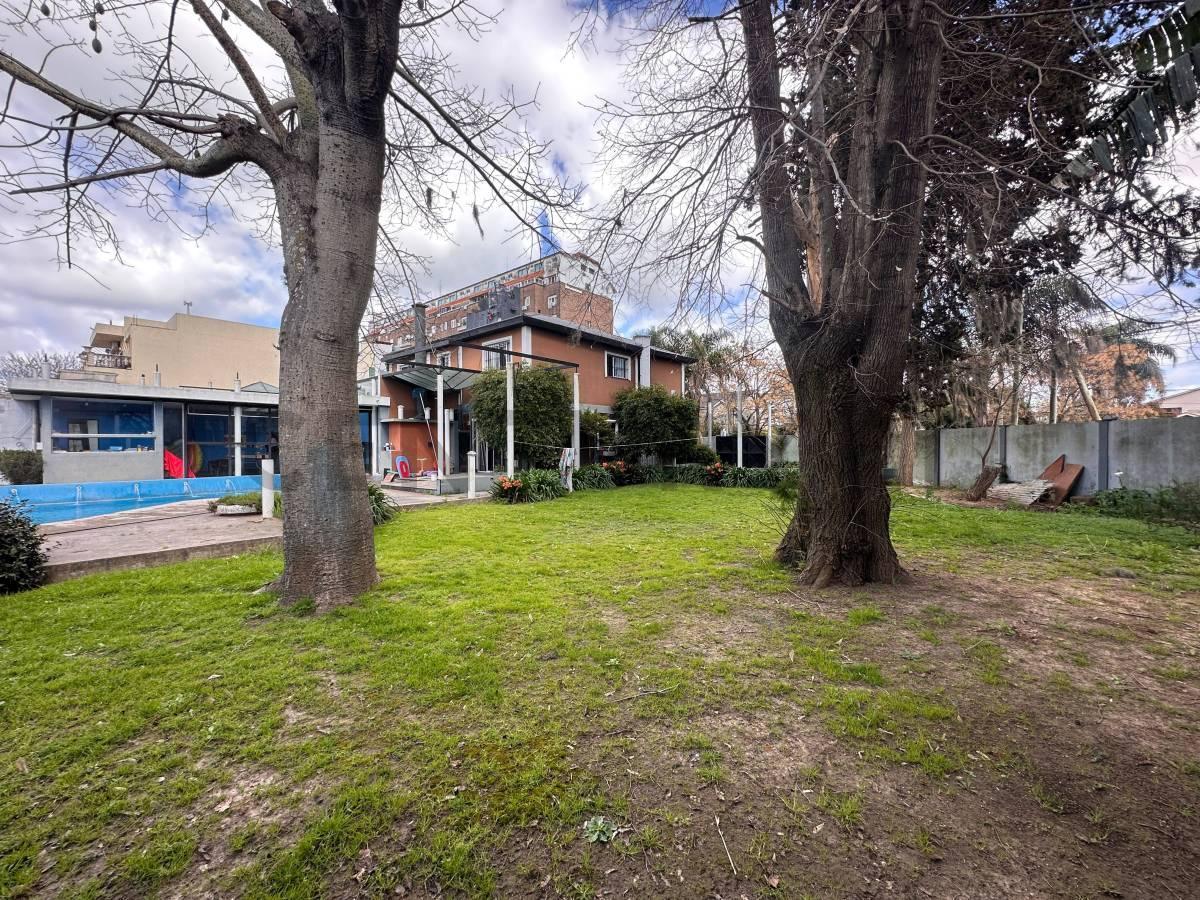 Foto de CASA EN VENTA 6 AMBIENTES CON JARDIN , PATIO , PILETA , SUITE EN DON, imagen 3