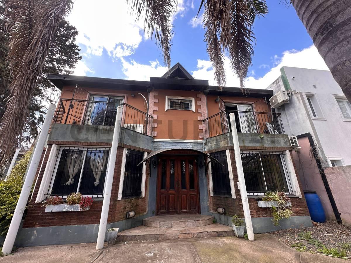 Foto de CASA EN VENTA 6 AMBIENTES CON JARDIN , PATIO , PILETA , SUITE EN DON, imagen 1