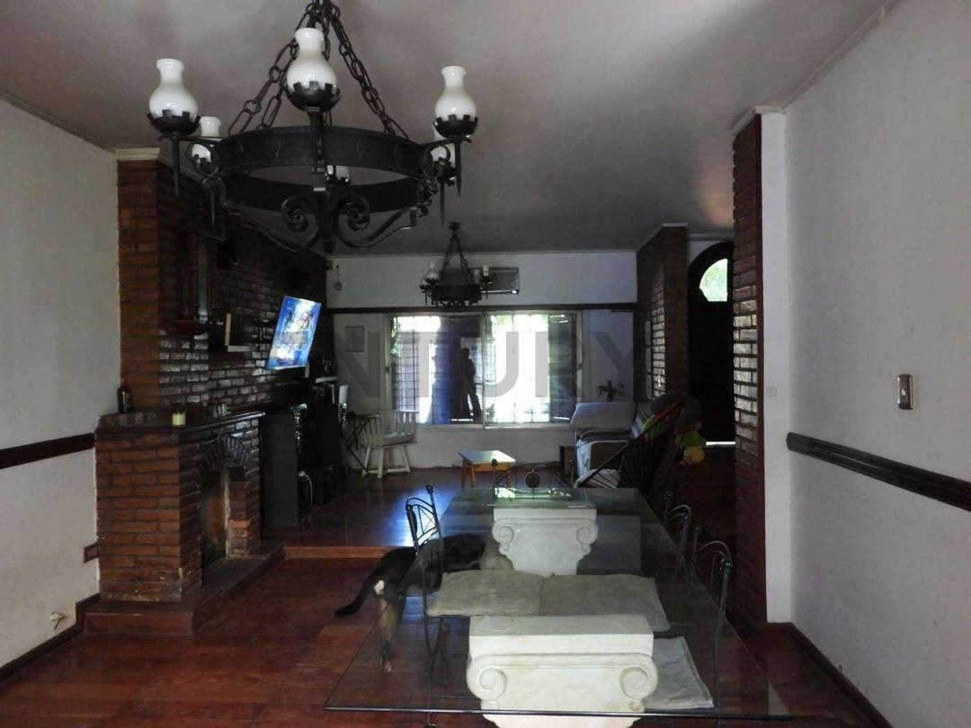 Foto de VENTA CASA 5 AMBIENTES CASTELAR NORTE JARDIN PILETA, imagen 5