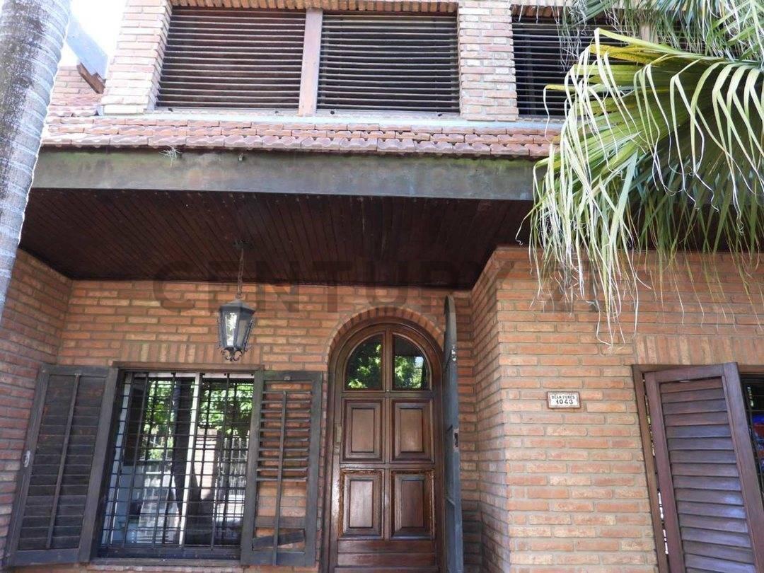 Foto de VENTA CASA 5 AMBIENTES CASTELAR NORTE JARDIN PILETA, imagen 2