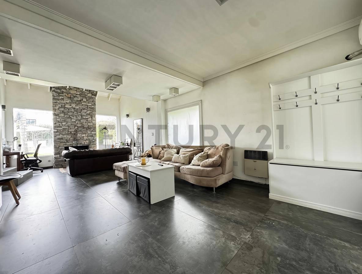 Foto de VENTA CASA 4 AMBIENTES HARAS MARIA EUGENIA PARQUE PILETA COCHERA, imagen 2