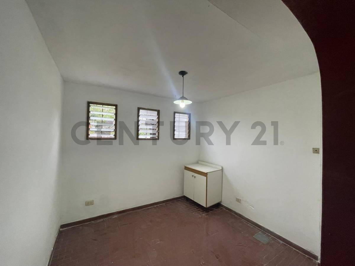 Foto de VENTA PH DOS AMBIENTES EN CASTELAR, imagen 3