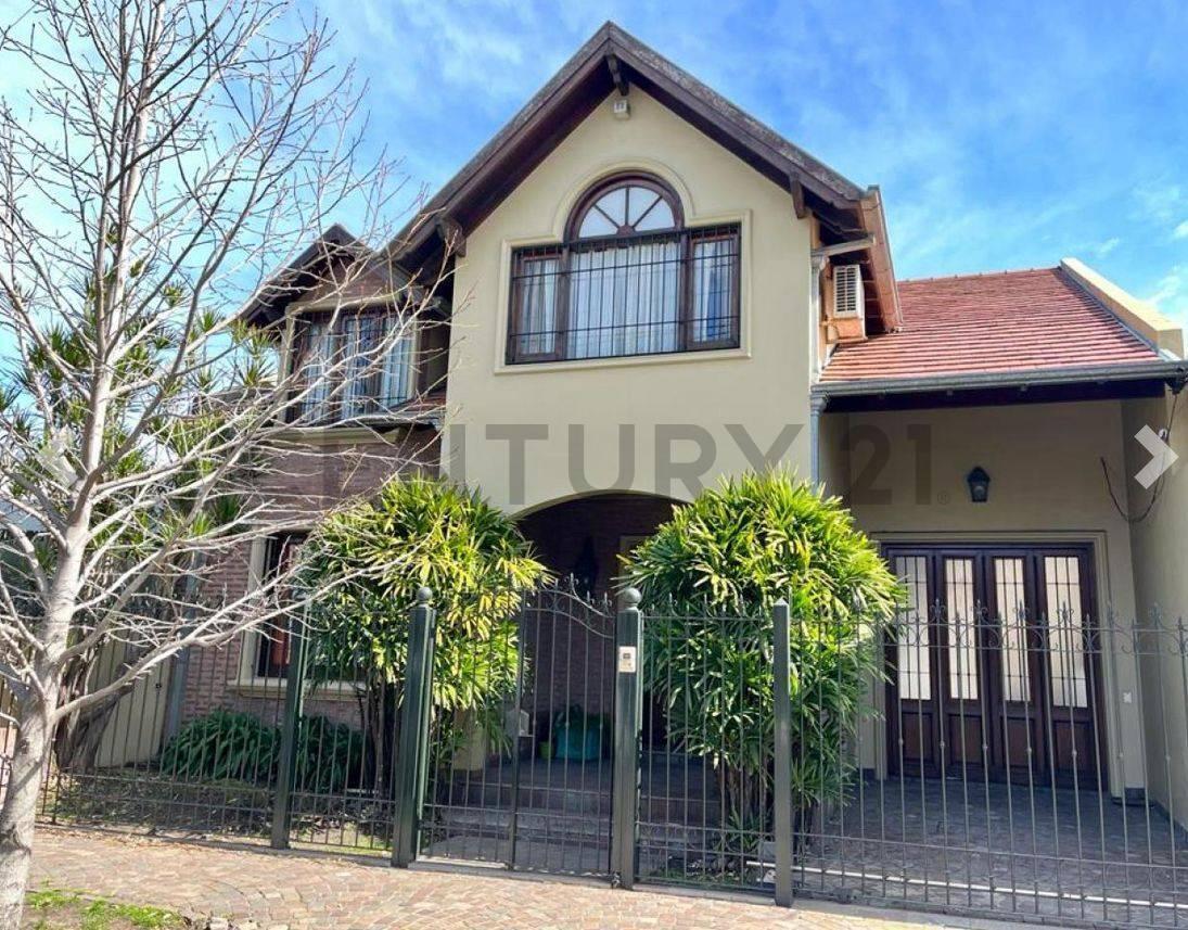 Foto de CASA EN VENTA CASTELAR NORTE 5 AMBIENTES, imagen 1