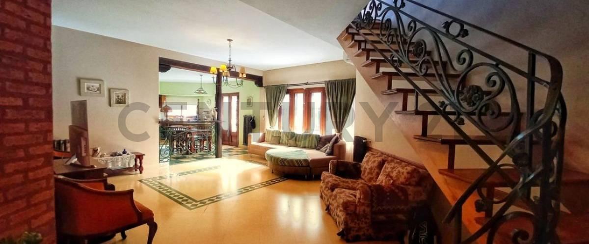 Foto de CASA EN VENTA CASTELAR NORTE 5 AMBIENTES, imagen 3