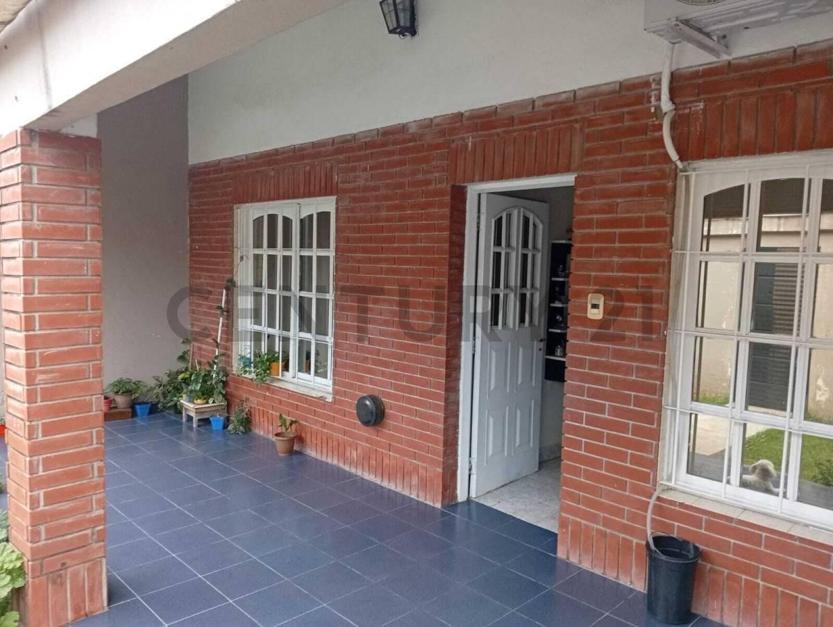 Foto de VENTA MORON 4 DEPARTAMENTOS EN BLOCK, imagen 1