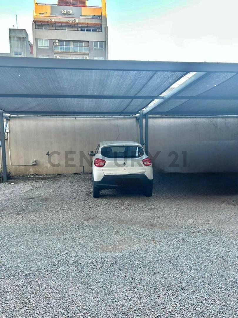 Foto de VENTA COCHERA MORON OPORTUNIDAD BAJAS EXPENSAS, imagen 2