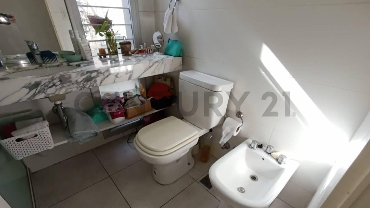 Foto de PH CASTELAR NORTE 2 AMBIENTES JARDIN COCHERA, imagen 4