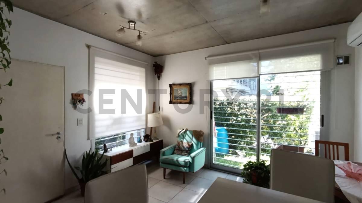 Foto de PH CASTELAR NORTE 2 AMBIENTES JARDIN COCHERA, imagen 5