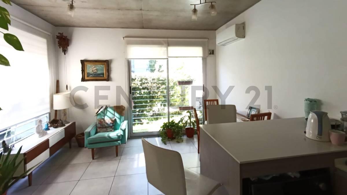 Foto de PH CASTELAR NORTE 2 AMBIENTES JARDIN COCHERA, imagen 3
