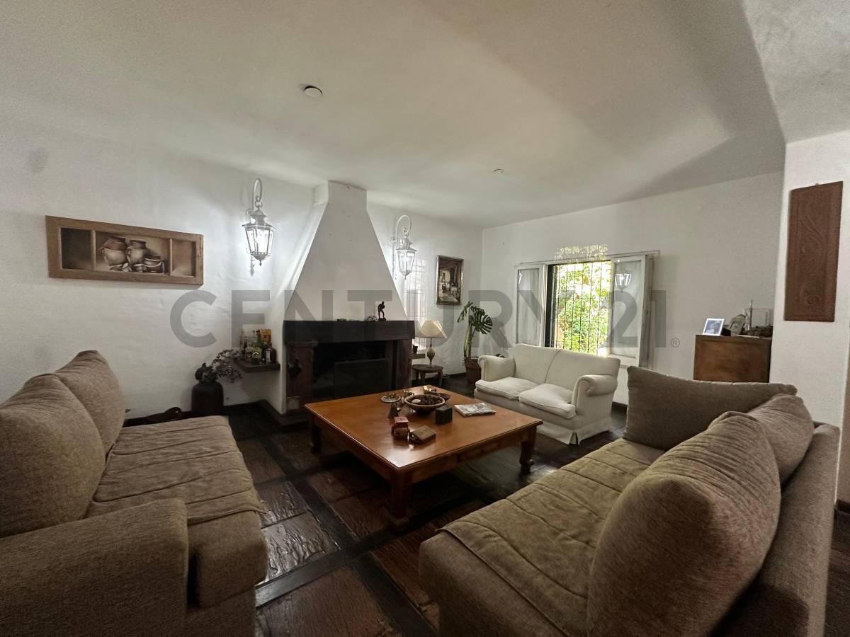 Foto de VENTA CASA CASTELAR 4 AMBIENTES ACEPTA PERMUTA, imagen 3