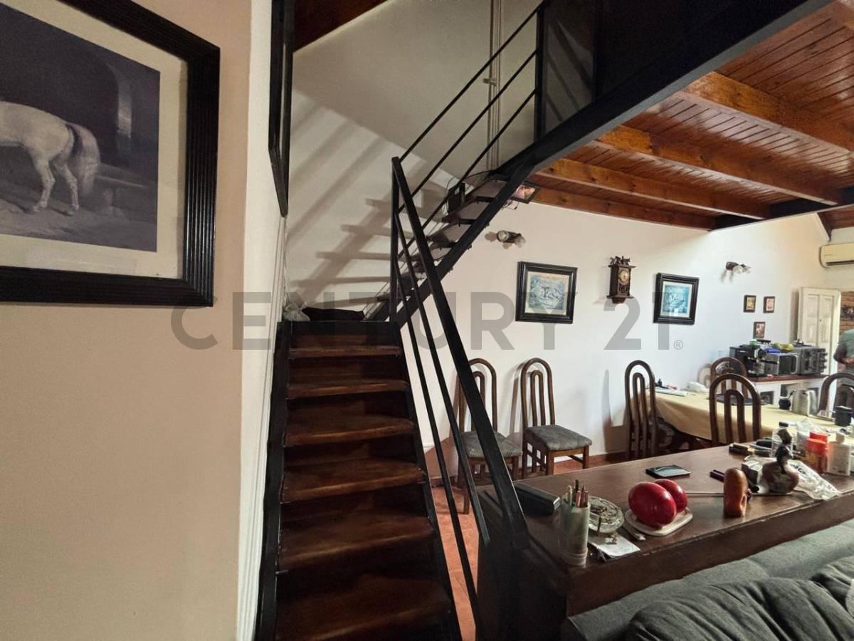 Foto de Venta casa Castelar sur 4 ambientes - Patio, imagen 2