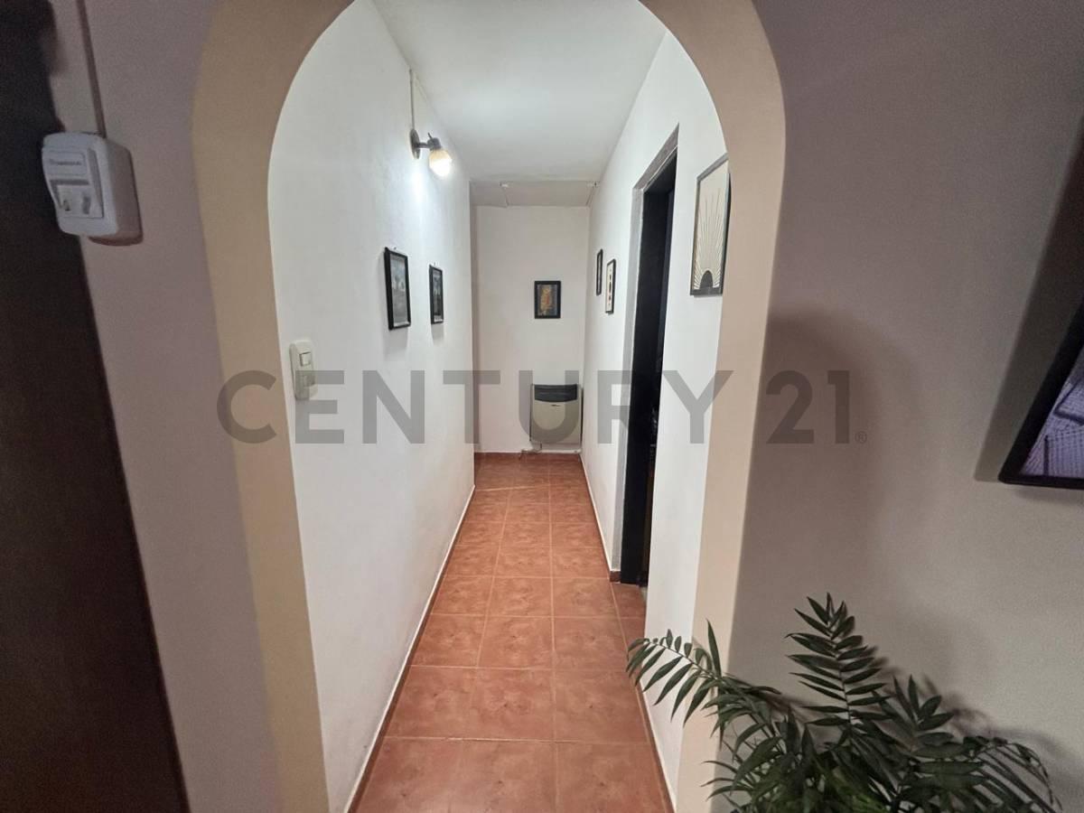 Foto de Venta casa Castelar sur 4 ambientes - Patio, imagen 4