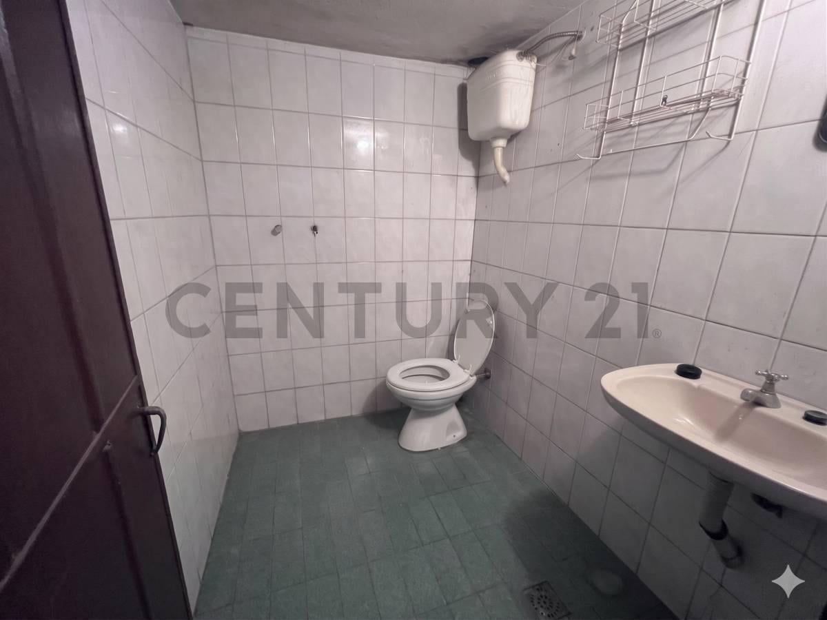 Foto de VENTA CASA 4 AMBIENTES MORON SUR A RECICLAR, imagen 3