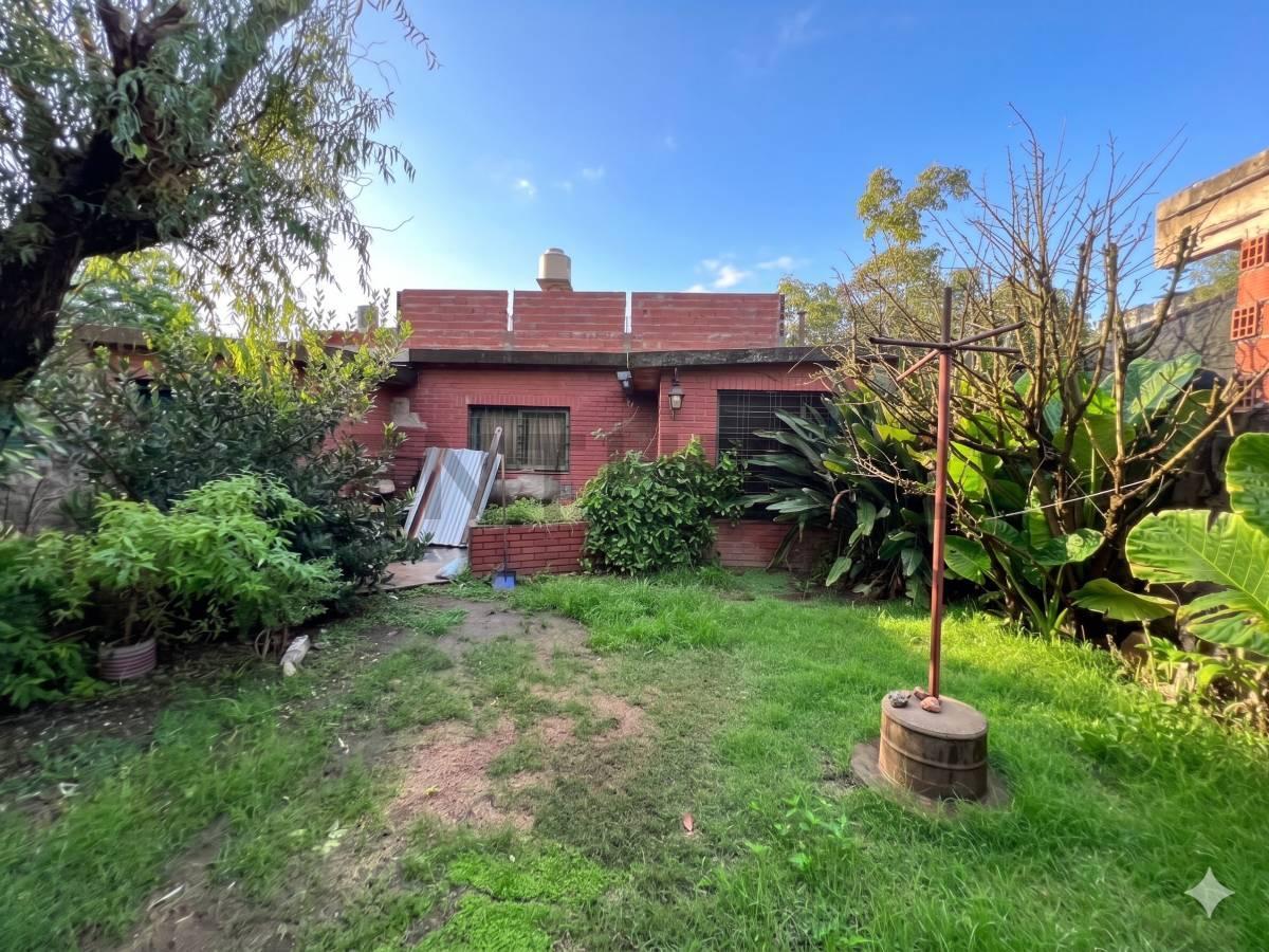 Foto de VENTA CASA 4 AMBIENTES MORON SUR A RECICLAR, imagen 4