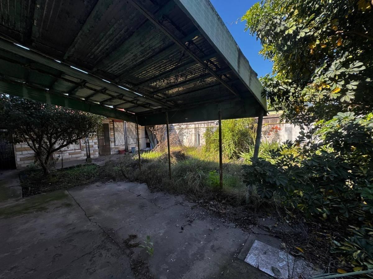 Foto de VENTA LOTE ITUZAINGO CON CASA A REFACCIONAR, imagen 4