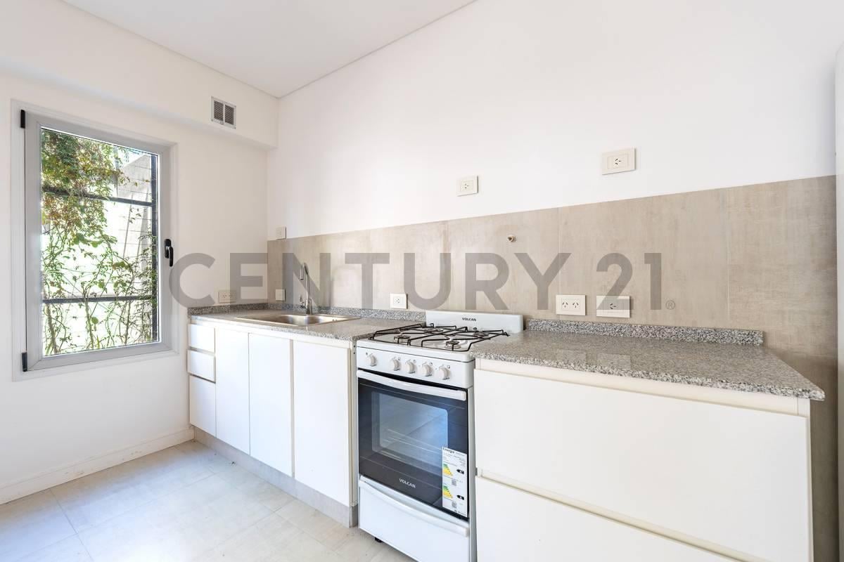 Foto de VENTA TRIPLEX CASTELAR A ESTRENAR 4 AMBIENTES, imagen 4