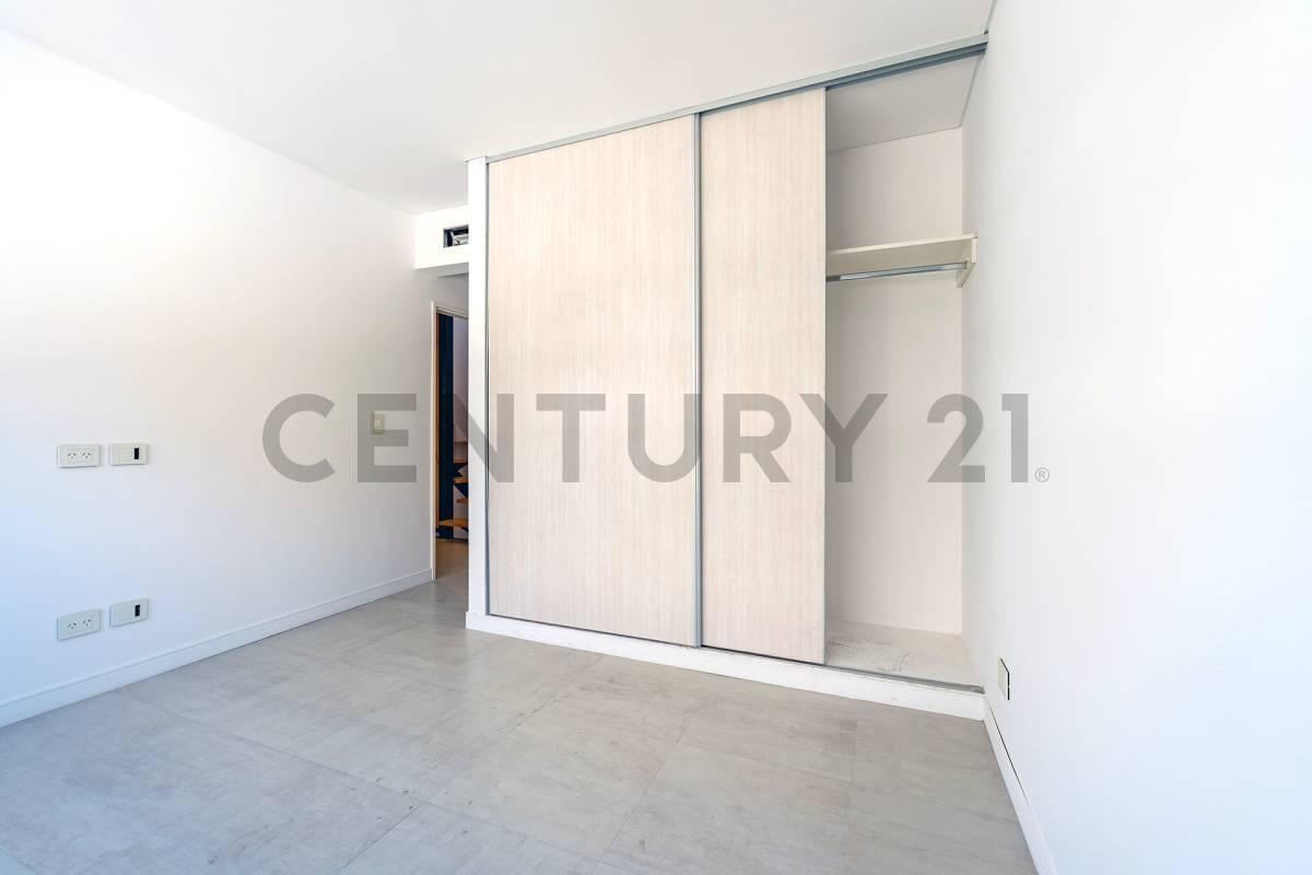 Foto de VENTA TRIPLEX CASTELAR A ESTRENAR 4 AMBIENTES, imagen 3