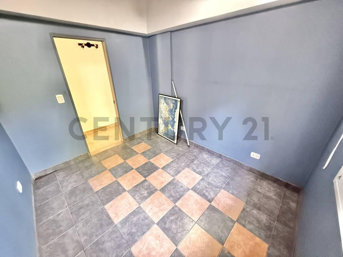 Foto de VENTA CASA 3 AMBIENTES PARQUE LELOIR, imagen 2