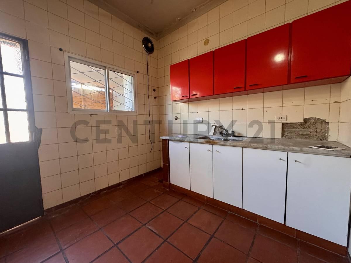 Foto de Venta PH 3 Ambientes en Planta Baja con Quincho y Cochera – El Palomar, imagen 5