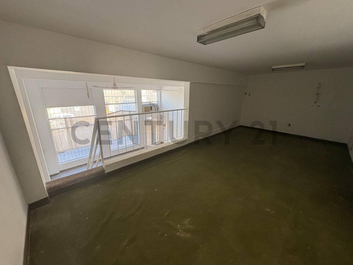 Foto de VENTA LOCAL MORON 82,5M2 CON ENTREPISO, imagen 5