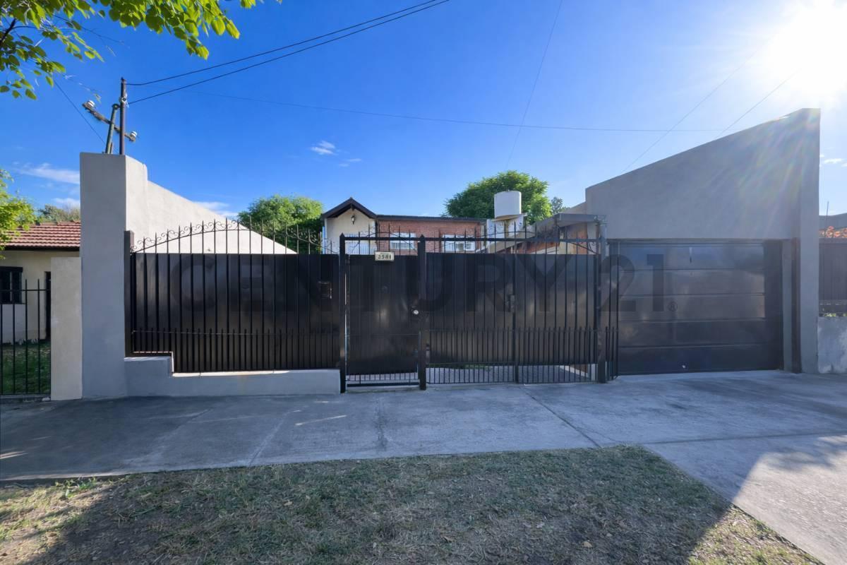 Foto de VENTA CASA 4 AMBIENTES PADUA PARQUE CON PILETA, imagen 2