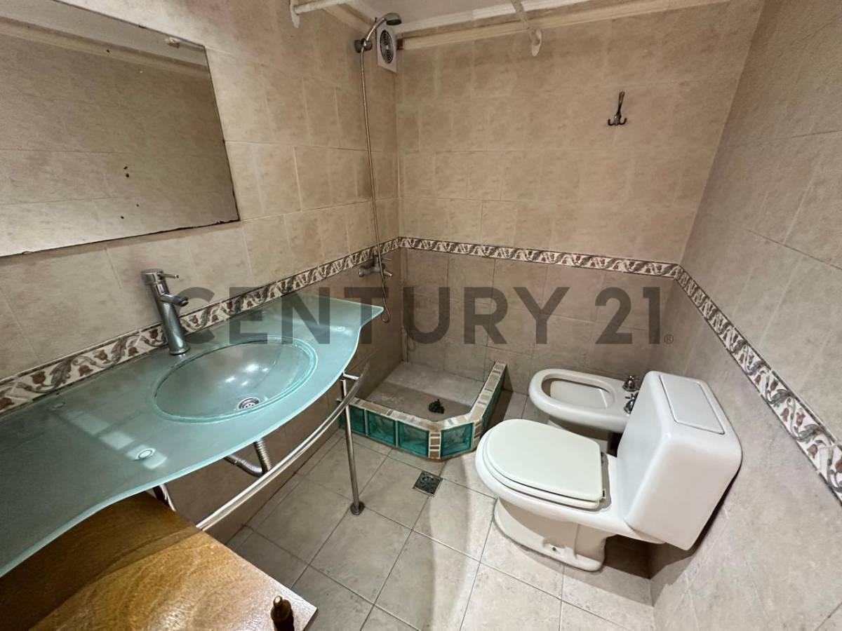 Foto de VENTA CASA 4 AMBIENTES CASEROS PARRILLA PILETA, imagen 2
