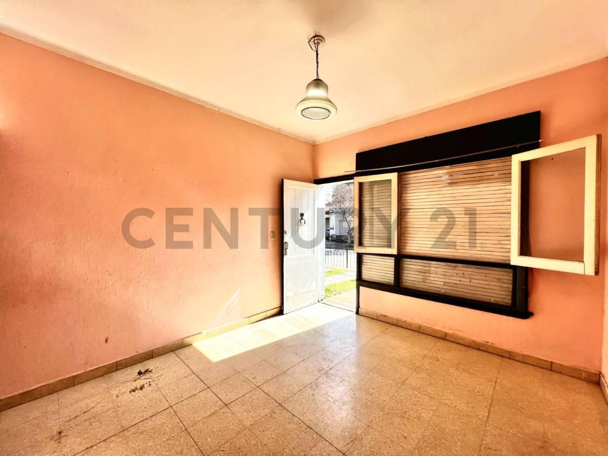 Foto de VENTA PH TIPO CASA 3 AMBIENTES MORON GRAN PATIO TERRAZA LUMINOSO APTA, imagen 2