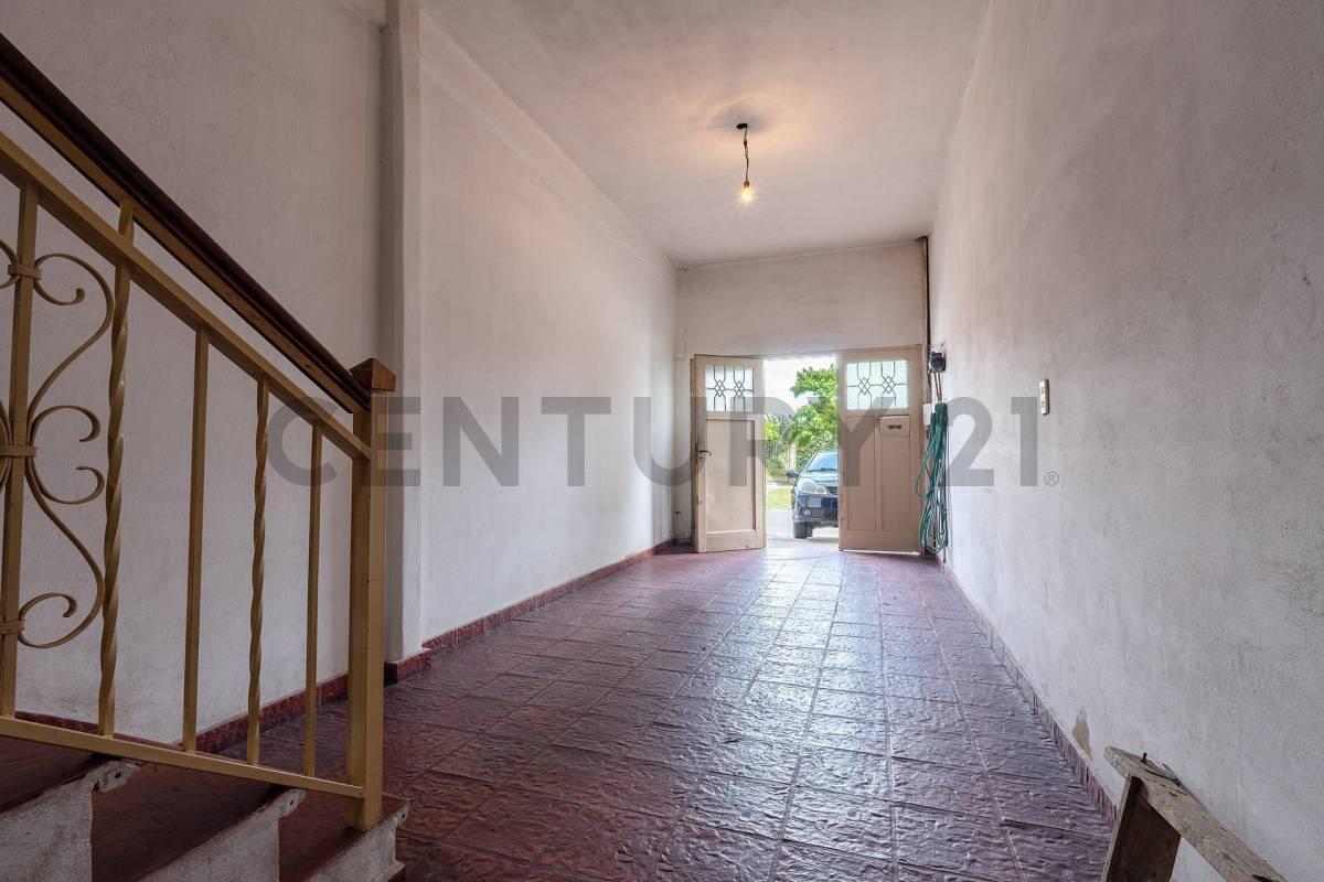 Foto de Venta Casa 4 ambientes con 2 Locales Cochera, imagen 5