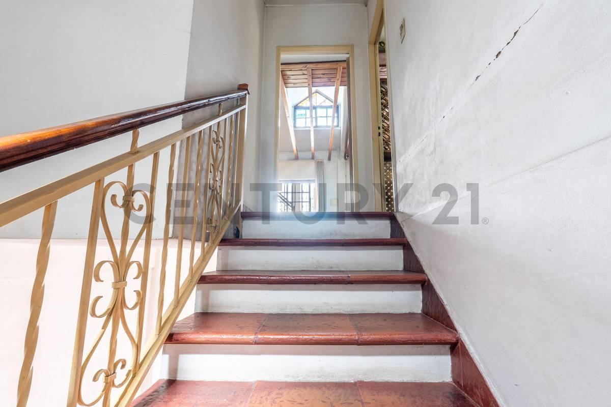 Foto de Venta Casa 4 ambientes con 2 Locales Cochera, imagen 3