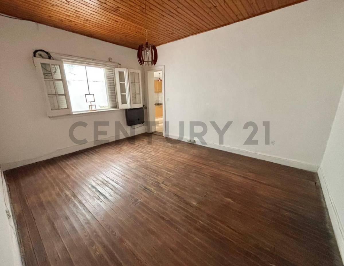 Foto de VENTA PH 2 AMBIENTES MORON CENTRO CON PATIO, imagen 1