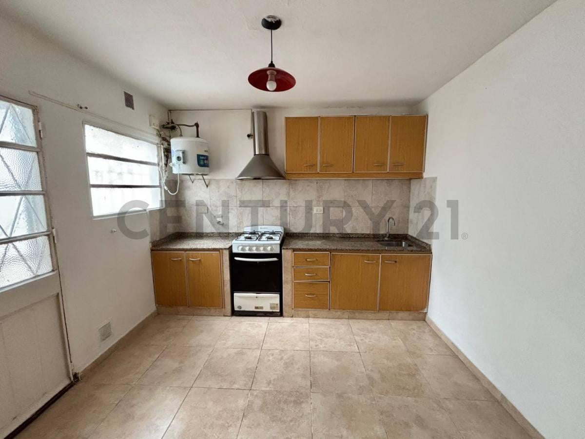 Foto de VENTA PH 2 AMBIENTES MORON CENTRO CON PATIO, imagen 2