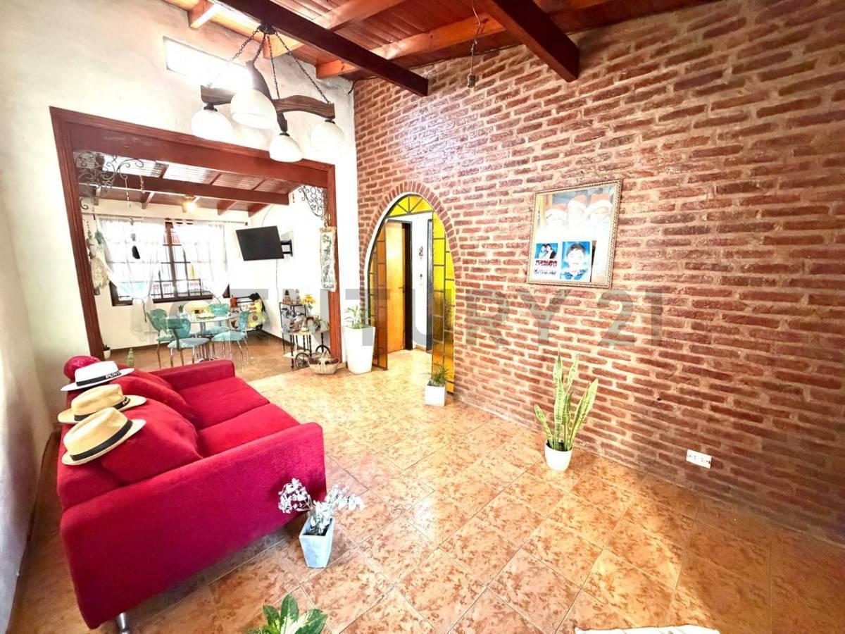 Foto de Venta Casa 3 Ambientes Parque Leloir, imagen 2