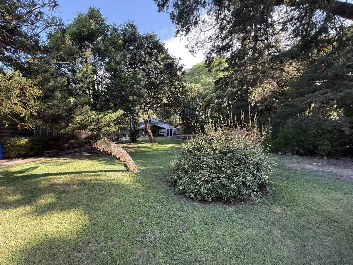 Foto de Venta Lote de 2.187 m² Parque Leloir, con casa a reciclar, pileta y, imagen 1