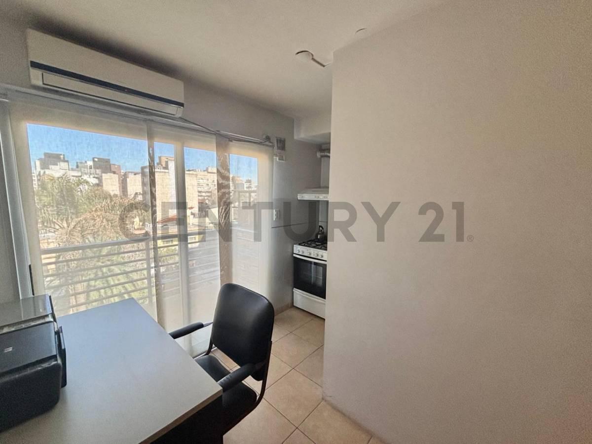 Foto de VENTA DEPARTAMENTO DOS AMBIENTES MORON CENTRO CON COCHERA ESCUCHA, imagen 3