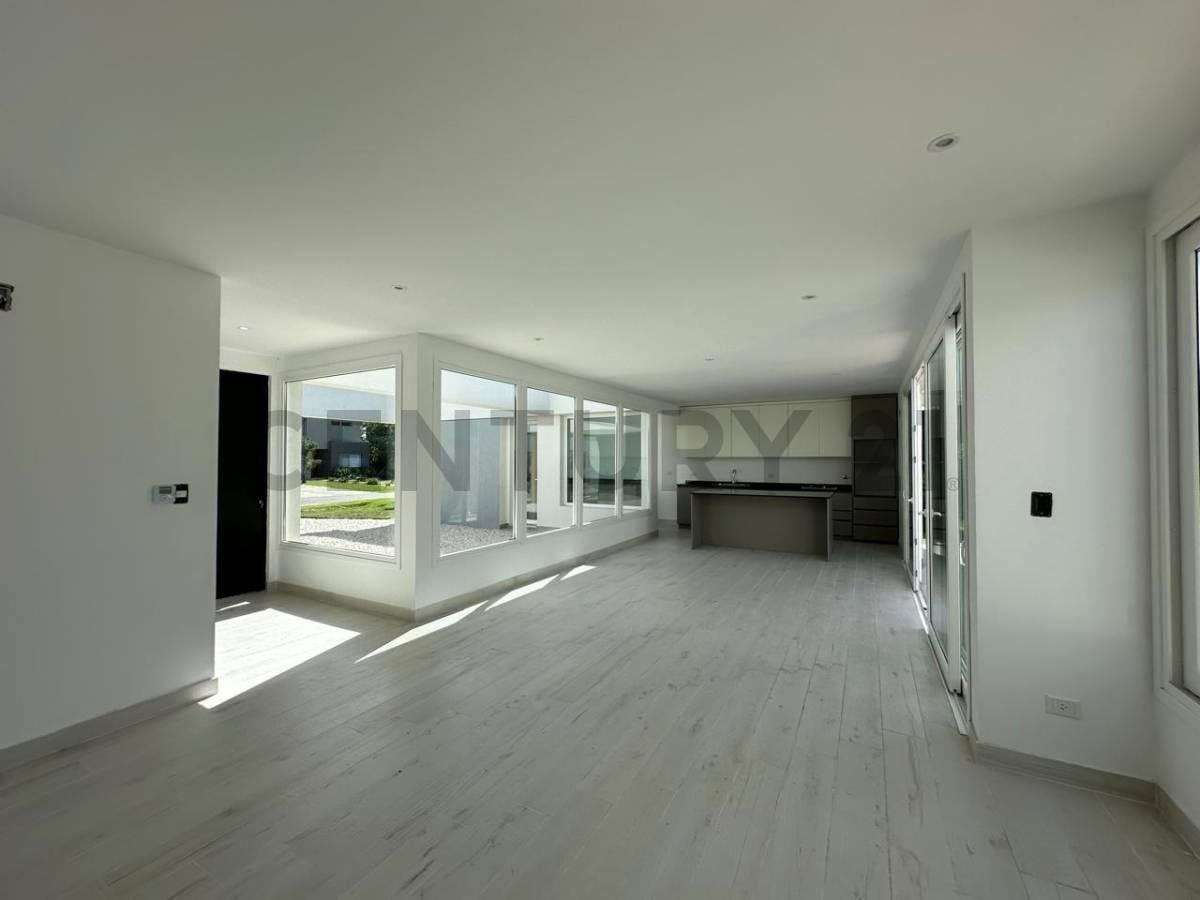 Foto de CASA A ESTRENAR 4 AMBIENTES PRADOS DEL OESTE PILETA, imagen 3