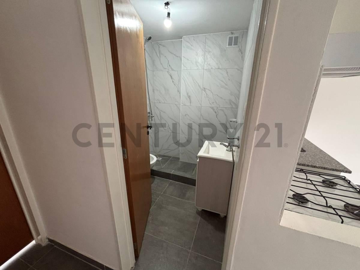 Foto de VENTA DEPARTAMENTO 2 AMBIENTES CASTELAR A ESTRENAR, imagen 4