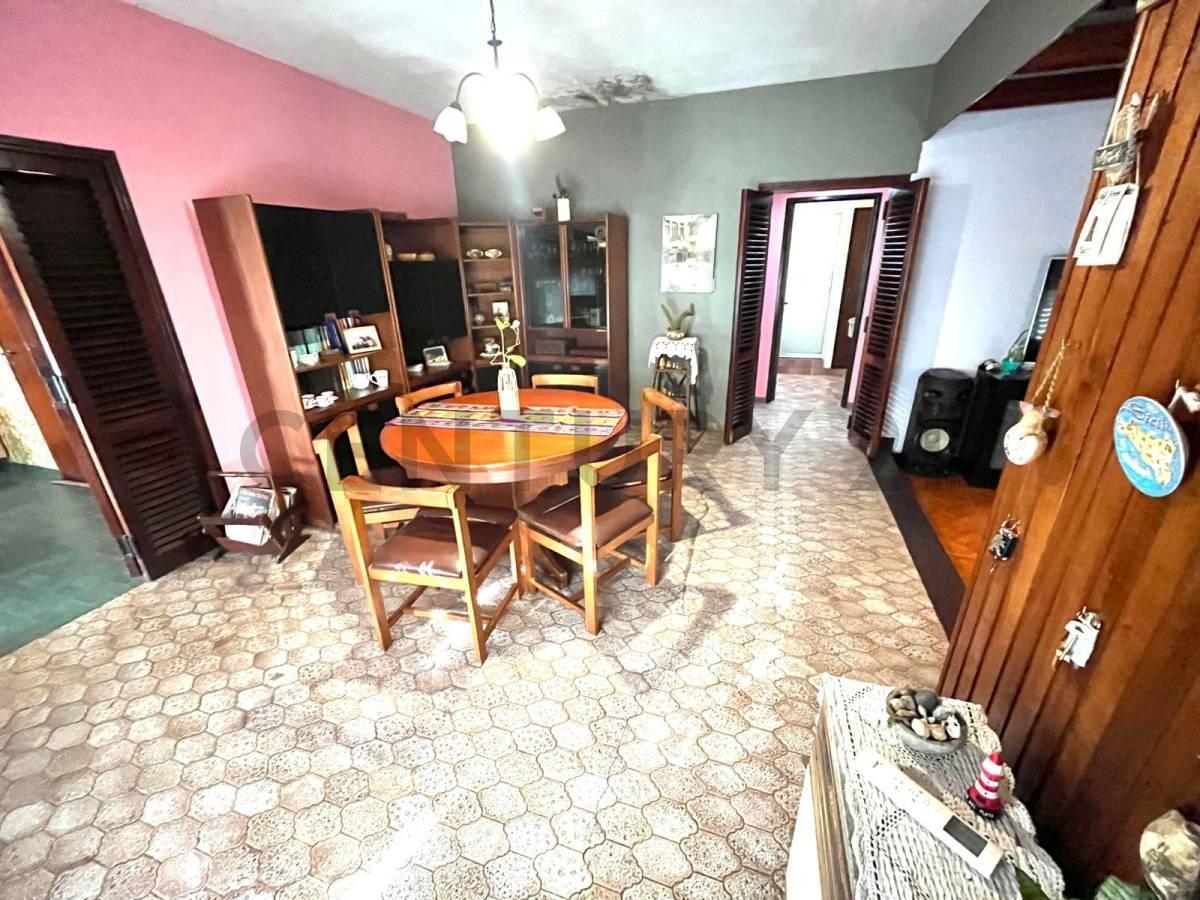 Foto de VENTA CASA 3 AMBIENTES ITUZAINGO APTA CREDITO ESCUCHAMOS OFERTA, imagen 3