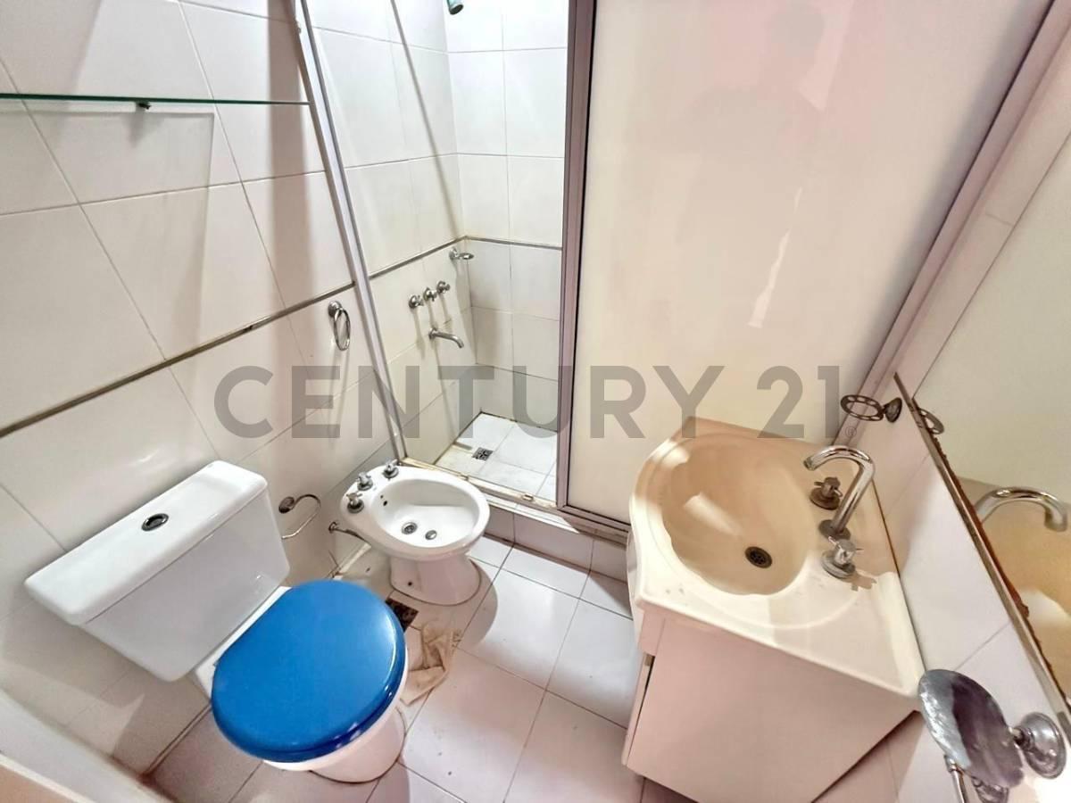 Foto de VENTA PH 2 AMBIENTES SOBRE MARTIN FIERRO, VILLA UDAONDO PATIO, imagen 3
