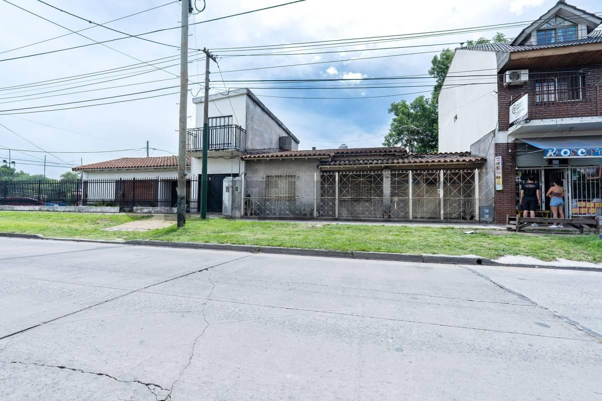 Foto de VENTA CASA 3 AMBIENTES A RECICLAR ITUZAINGO, imagen 2