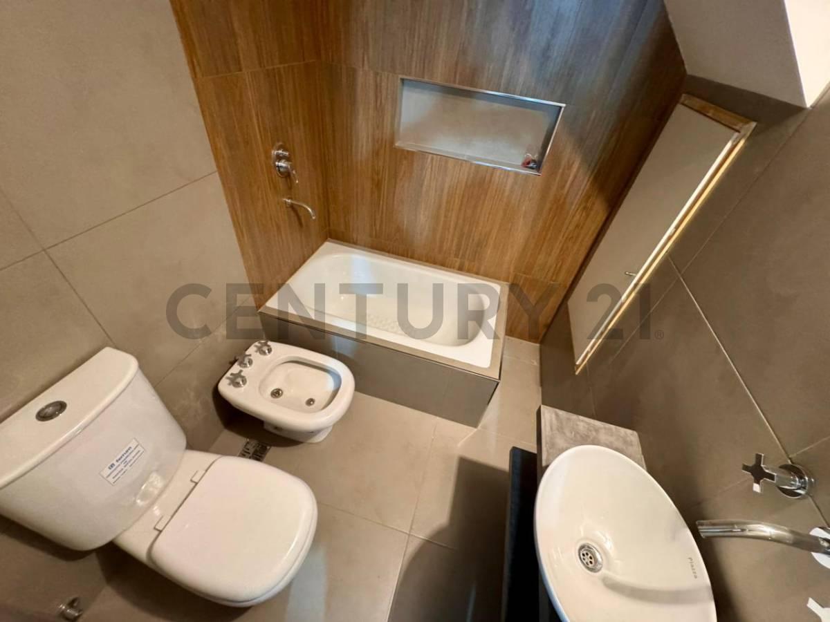 Foto de VENTA DUPLEX HURLINGHAM A ESTRENAR, imagen 3
