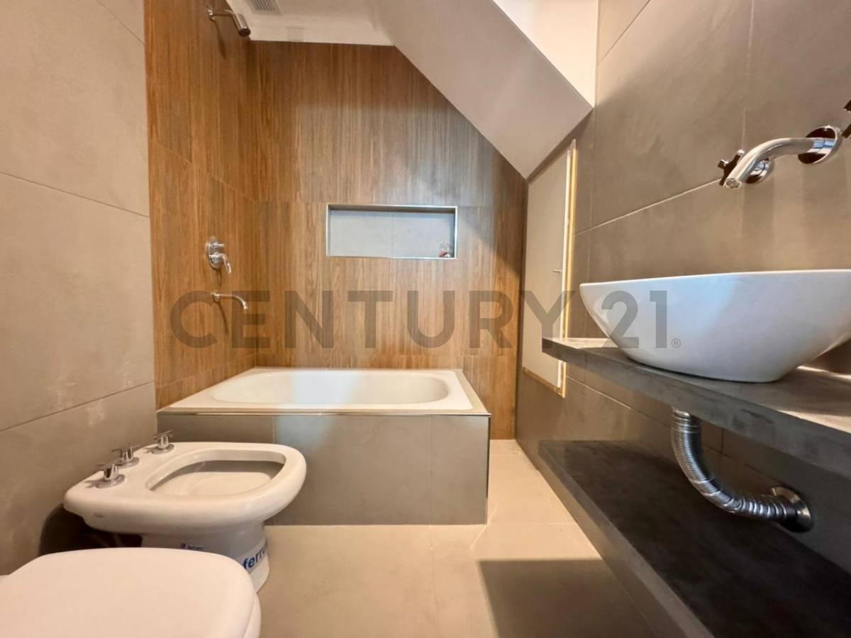 Foto de VENTA DUPLEX HURLINGHAM A ESTRENAR, imagen 4