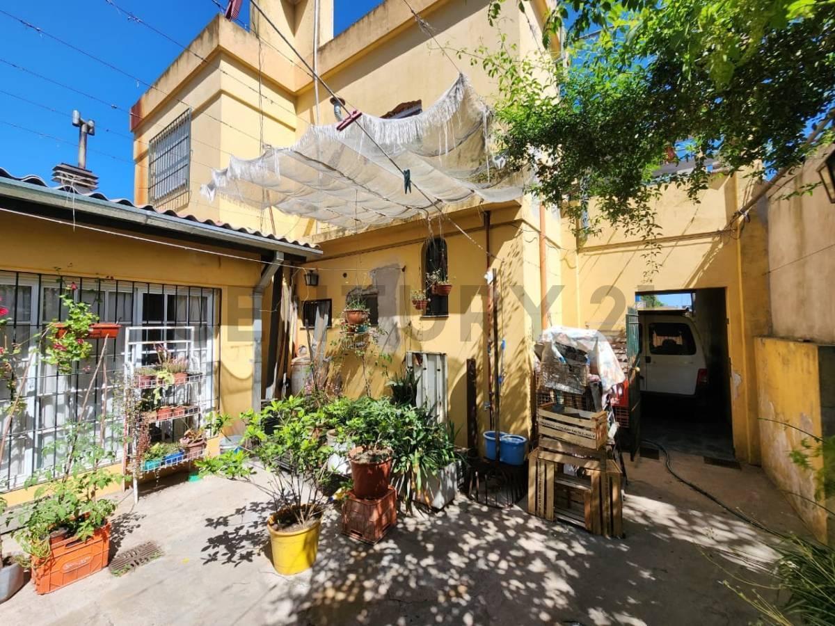 Foto de venta cas multifamiliar mas departamento de 4 ambientes en planta alta, imagen 2