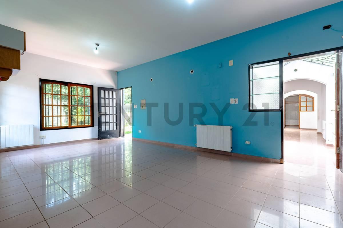 Foto de VENTA CASA 5 AMBIENTES JARDIN QUINCHO PILETA PARQUE LELOIR, imagen 5