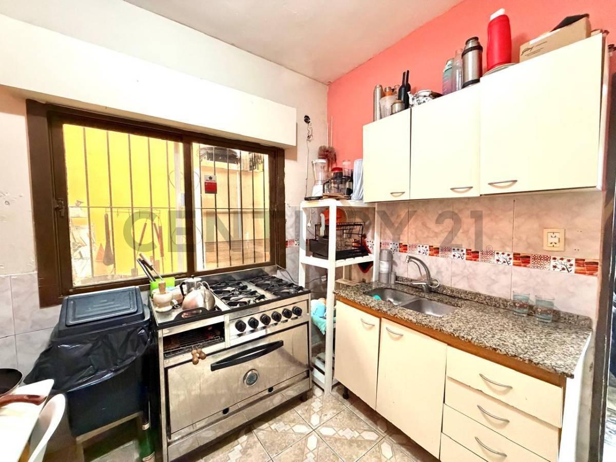 Foto de Alquiler casa 4 ambientes Villa Udaondo - Parque Leloir, imagen 4