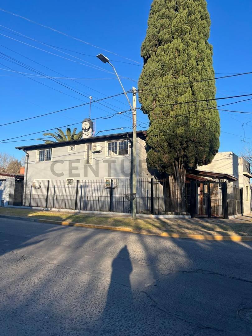 Foto de VENTA CASA 5 AMBIENTES ITUZAINGO NORTE PATIO COCHERA, imagen 3