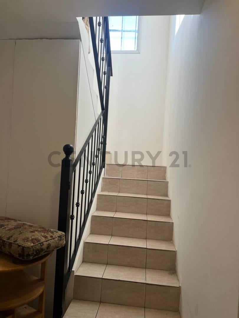 Foto de VENTA CASA 5 AMBIENTES ITUZAINGO NORTE PATIO COCHERA, imagen 2