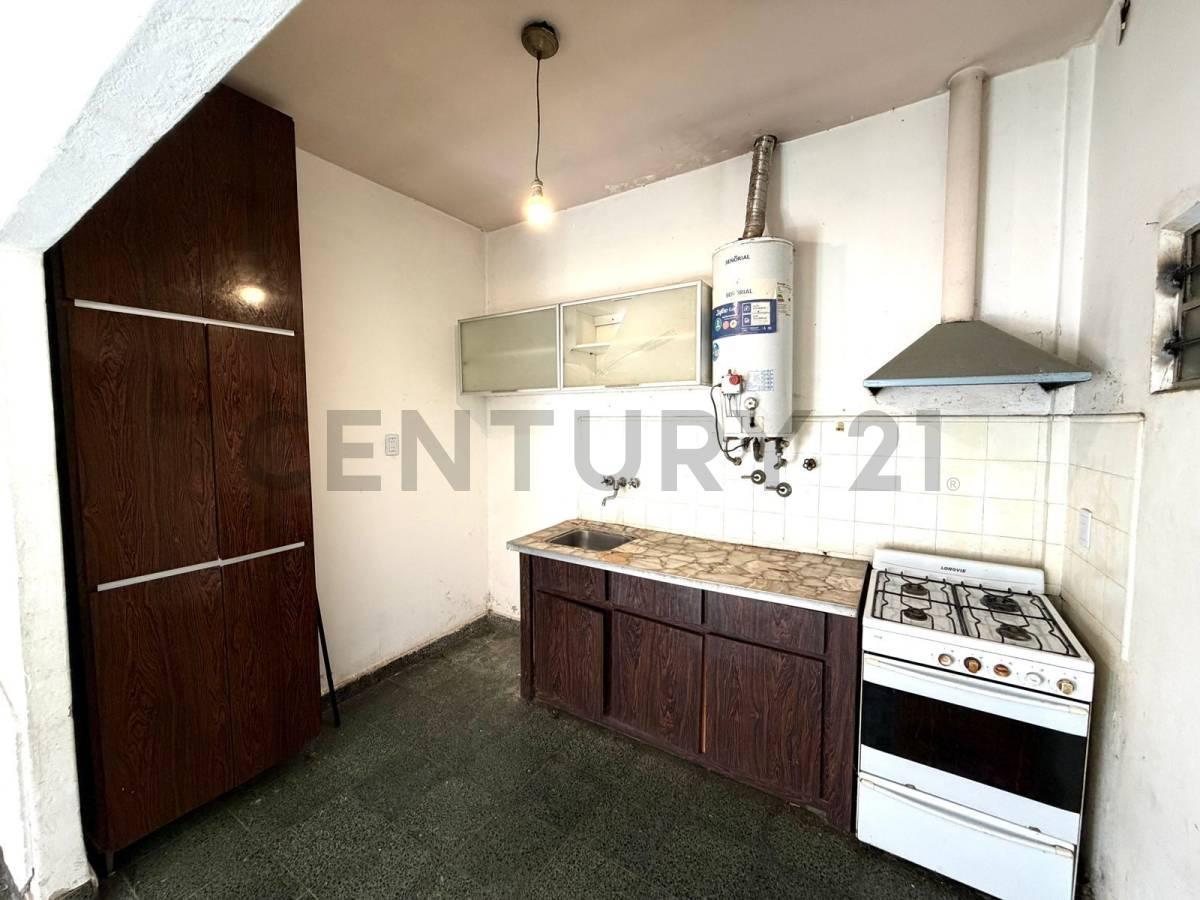 Foto de Alquier PH 3 ambientes en Haedo con entrada independiente y patio, imagen 2