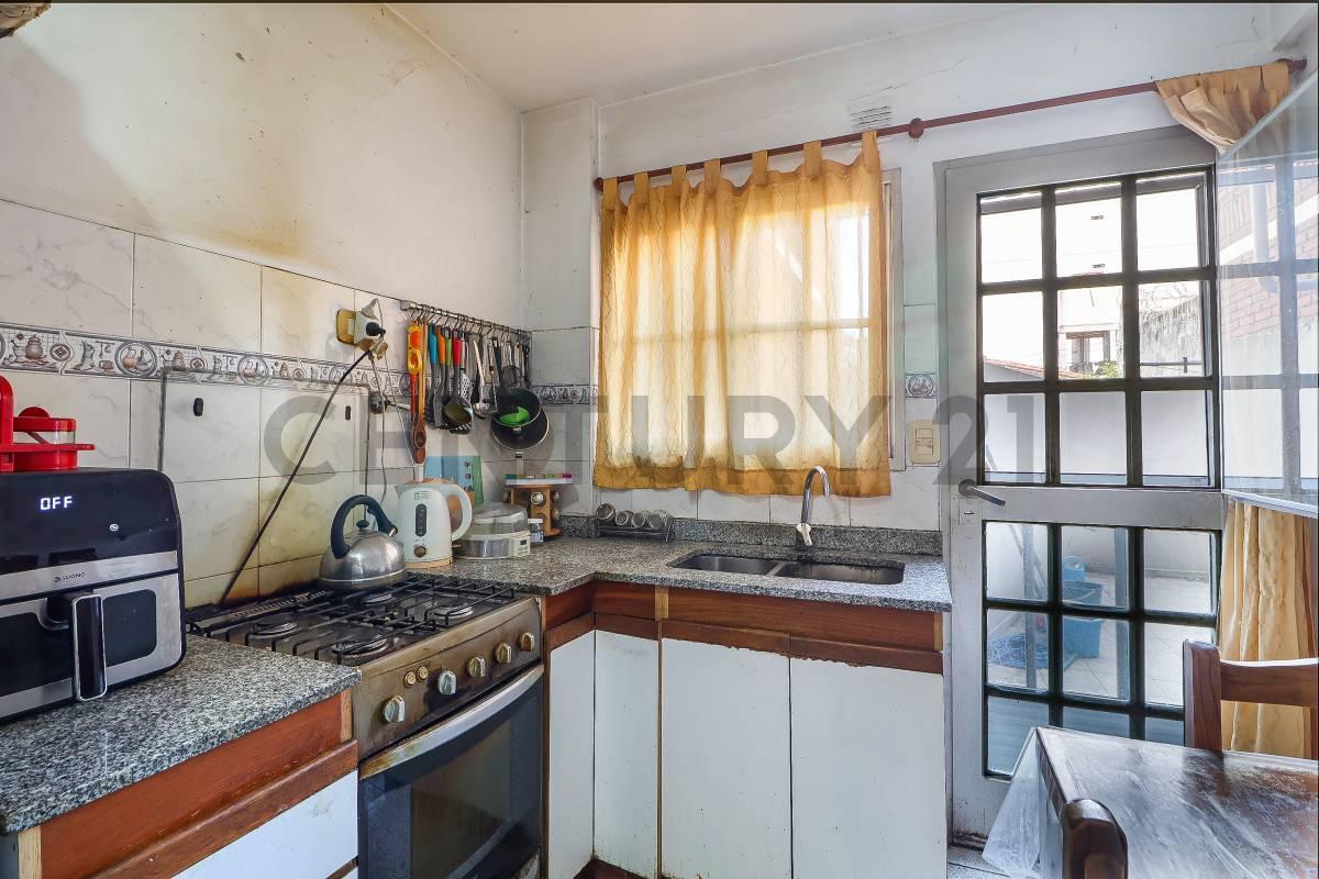 Foto de Venta departamento en PB Castelar Centro con estacionamiento, imagen 3